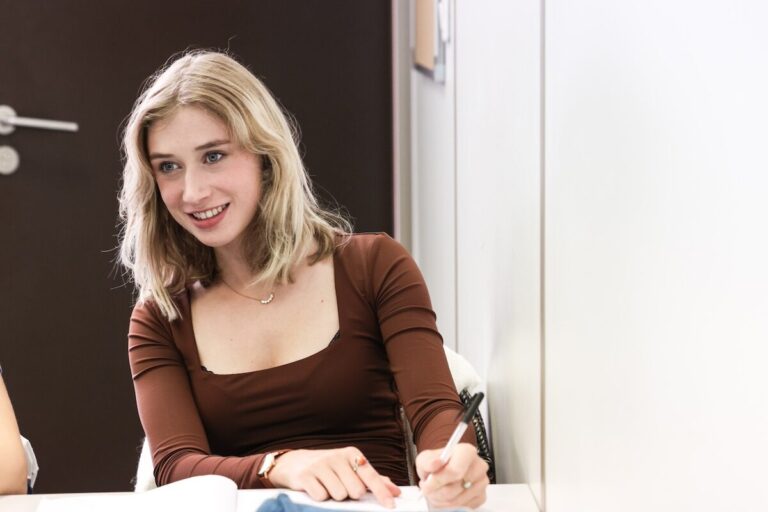Standard French courses in Lyon