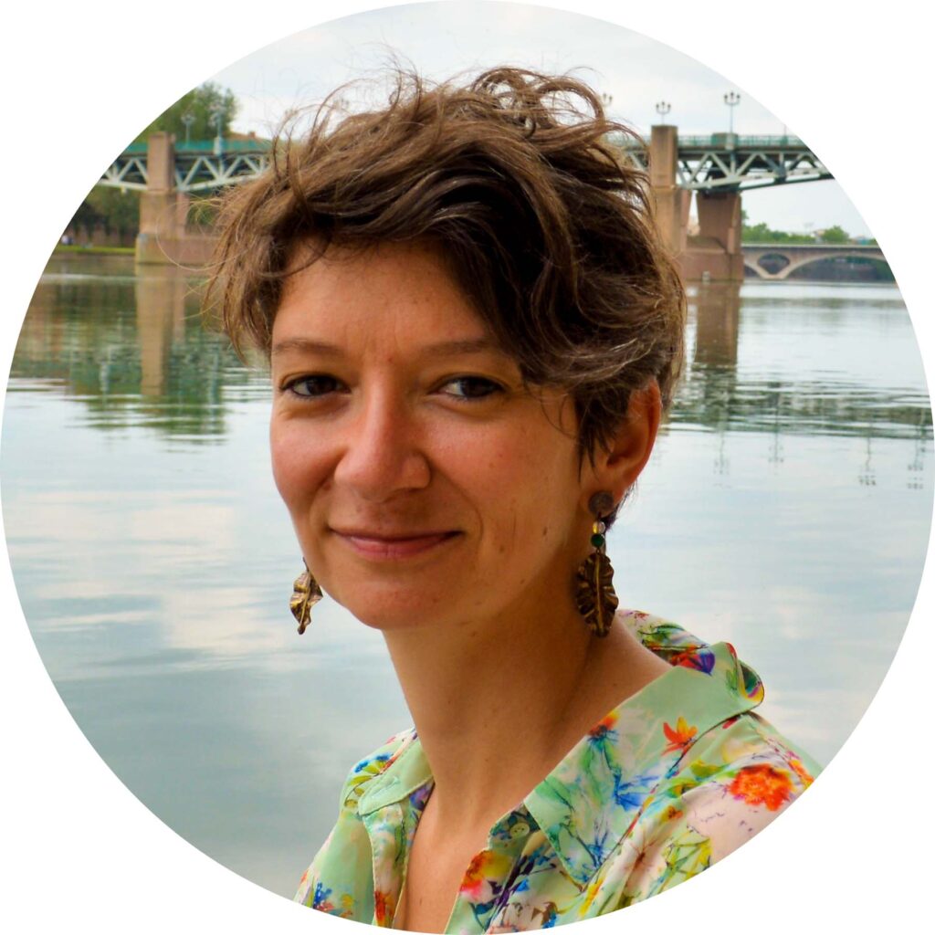 Caroline French teacher in langueonze