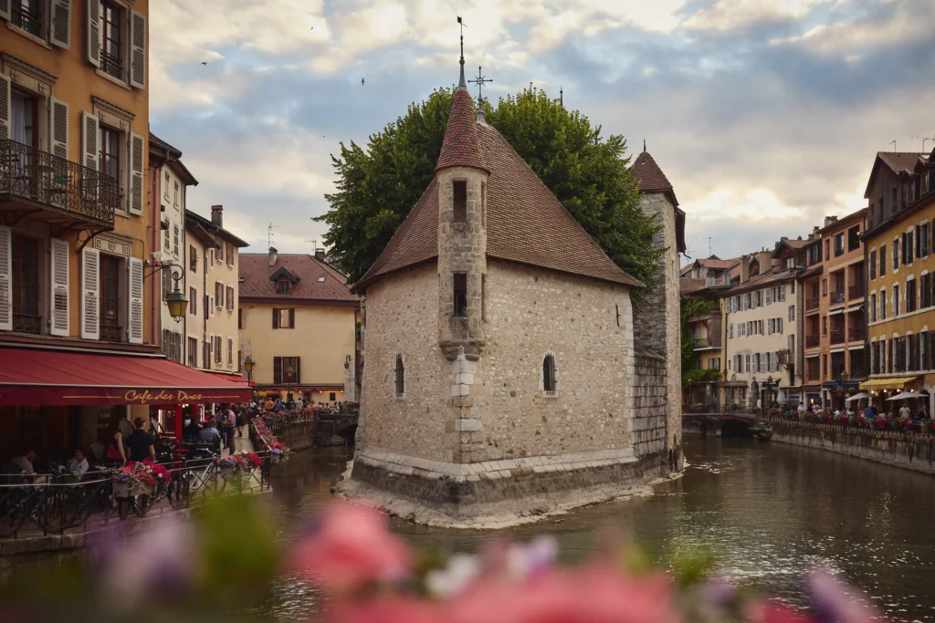 Annecy French immersion for seniors