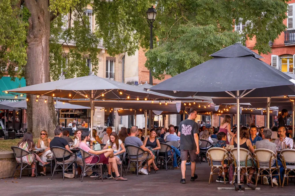 Café in Toulouse with outdoor seating