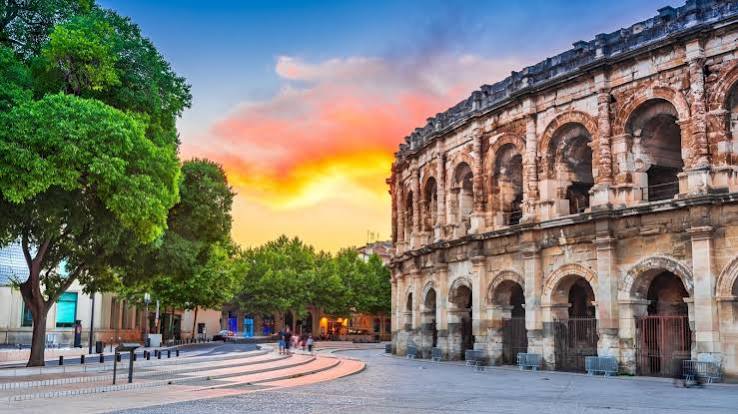 Nîmes and Avignon