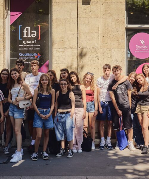 group of students learning french in bordeaux