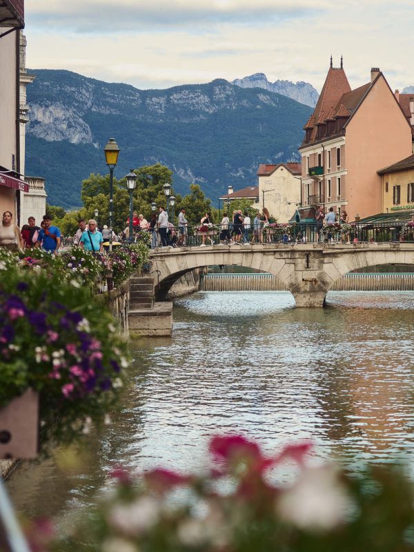 french summer camp in Annecy