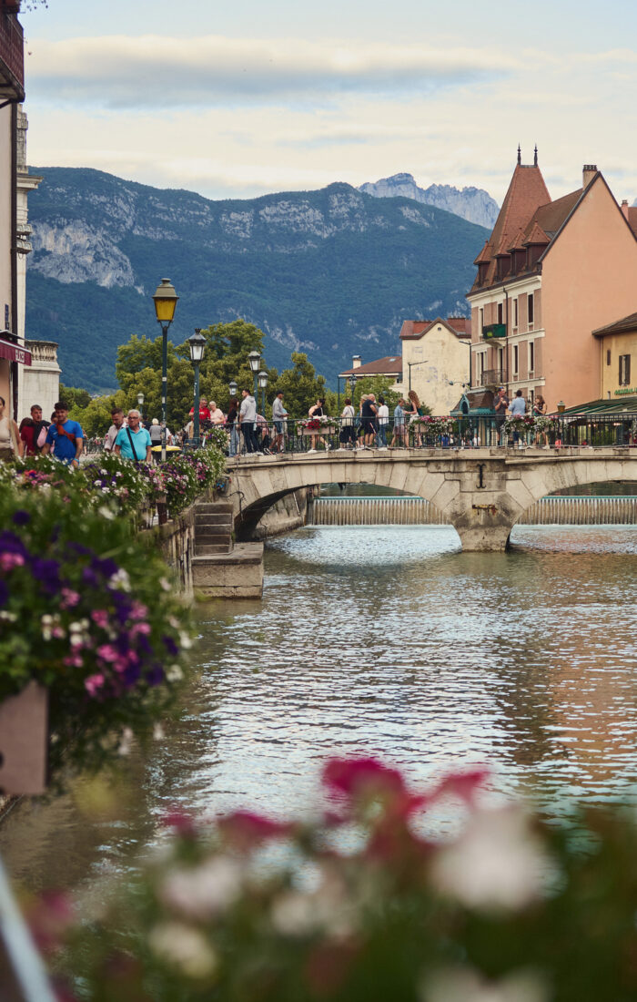 french summer camp in Annecy
