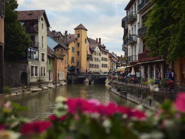 French summer courses in Annecy