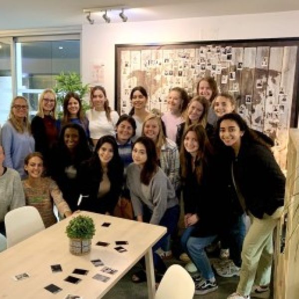 Copie-de-Etudiantes-Au-Pair-09,2021-min___responsive_344_258