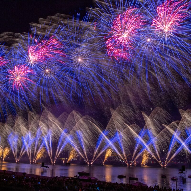 Fete-du-lac-Annecy-2022-Haute-Savoie-Maitre-artificier-Arts-et-Feux-et-Pyroemotions-Copyright-Vincent-Laganier-Light-ZOOM-Lumiere La Fête du Lac