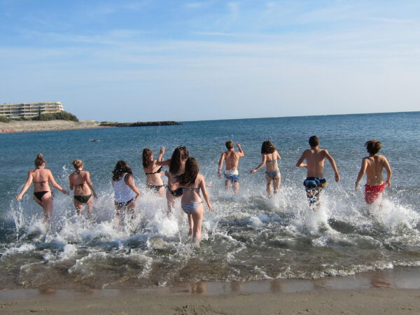 French summer camp for teens in montpellier