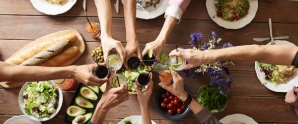 family-in-bordeaux-eating-1024x1024