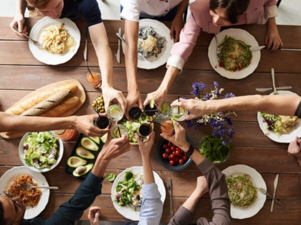 family-in-bordeaux-eating-1024x1024